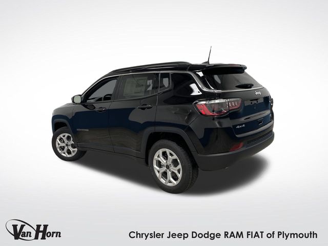 2025 Jeep Compass Latitude photo 3