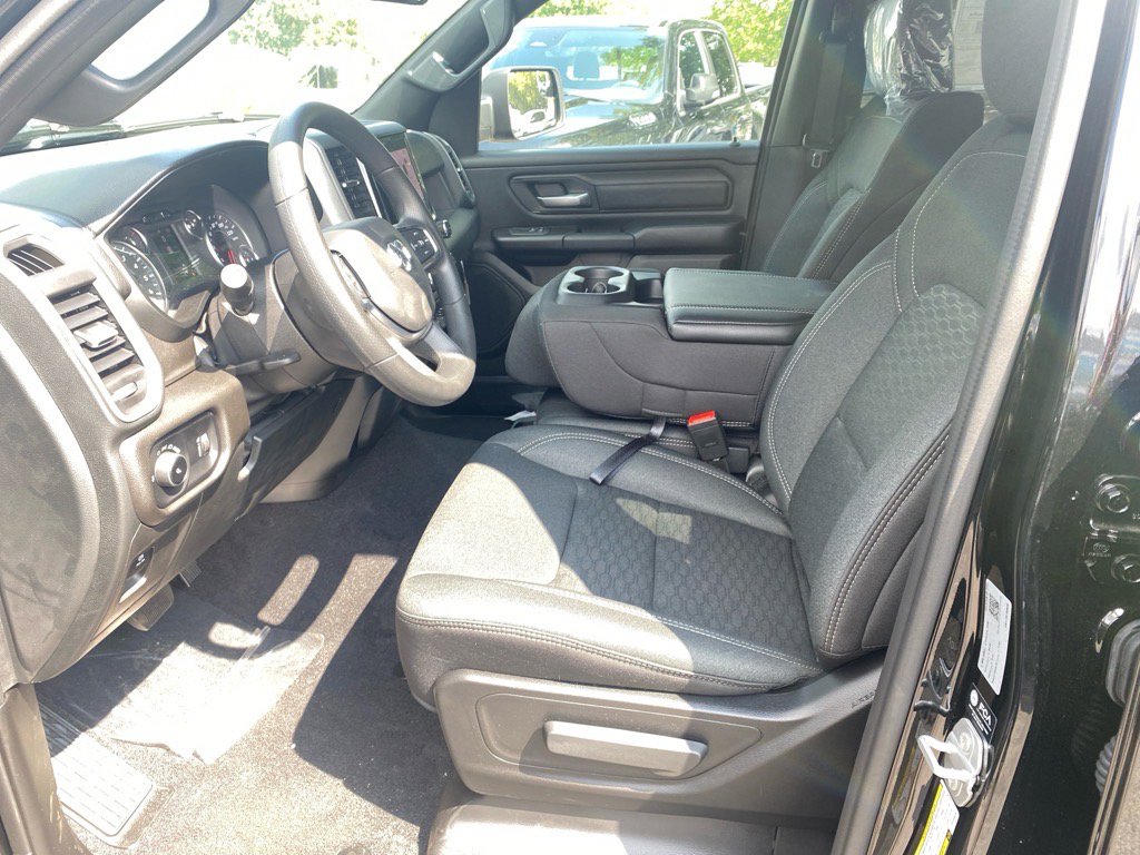 2025 Ram 1500 Tradesman photo 4