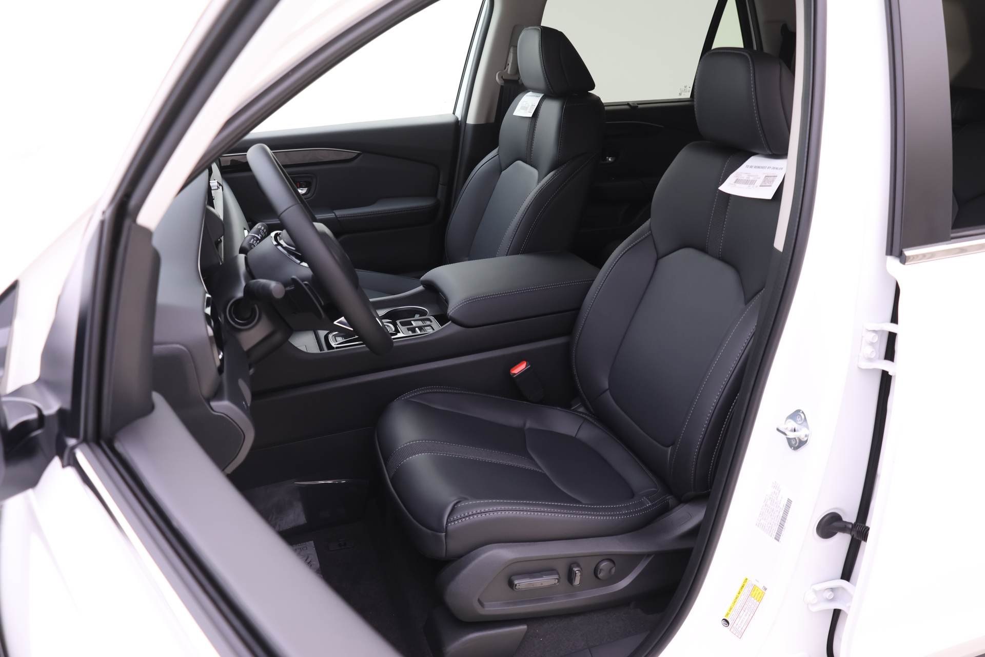 2025 Honda Pilot EX-L photo 2