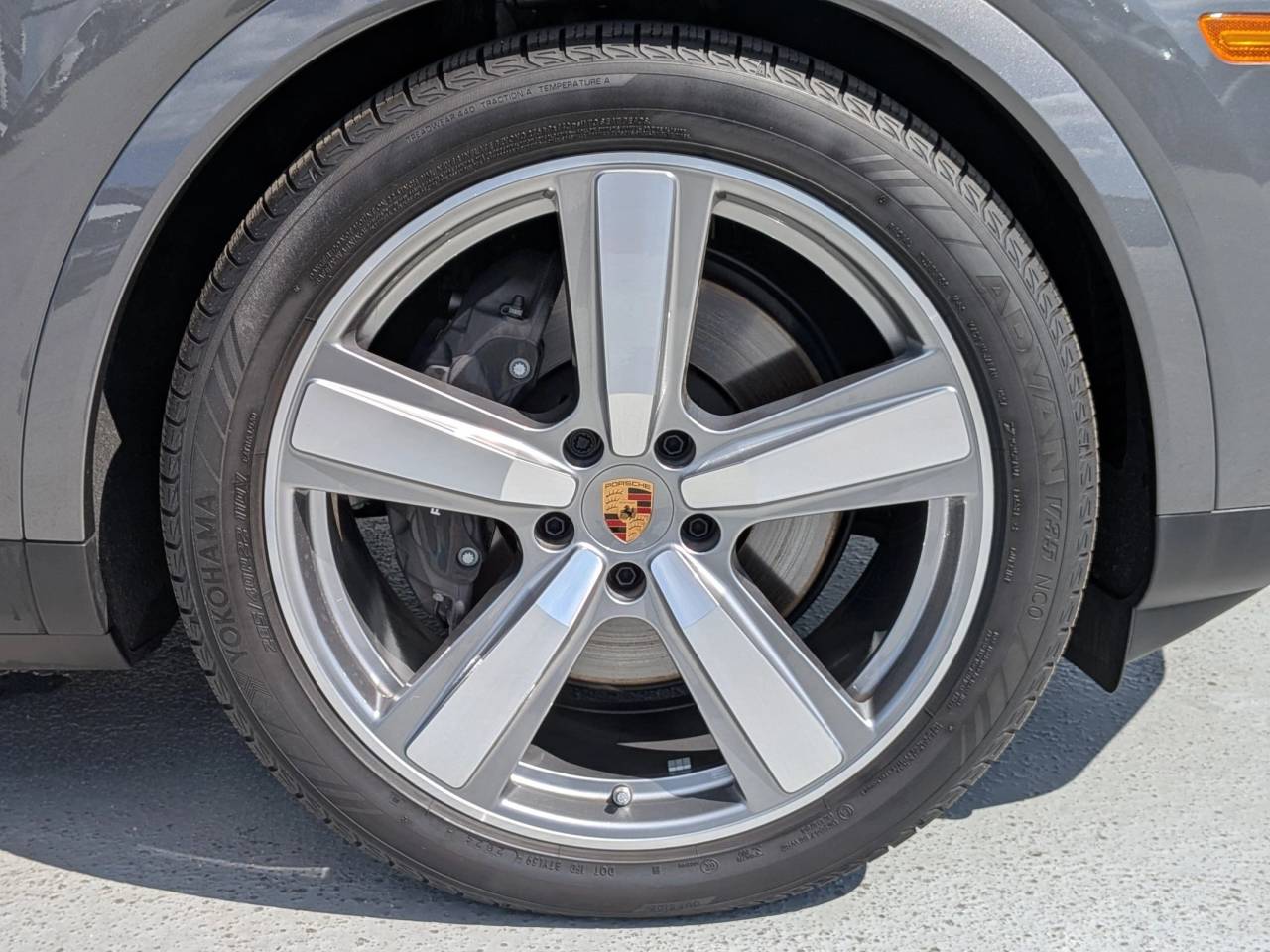 2025 Porsche Cayenne Coupe Base photo 27