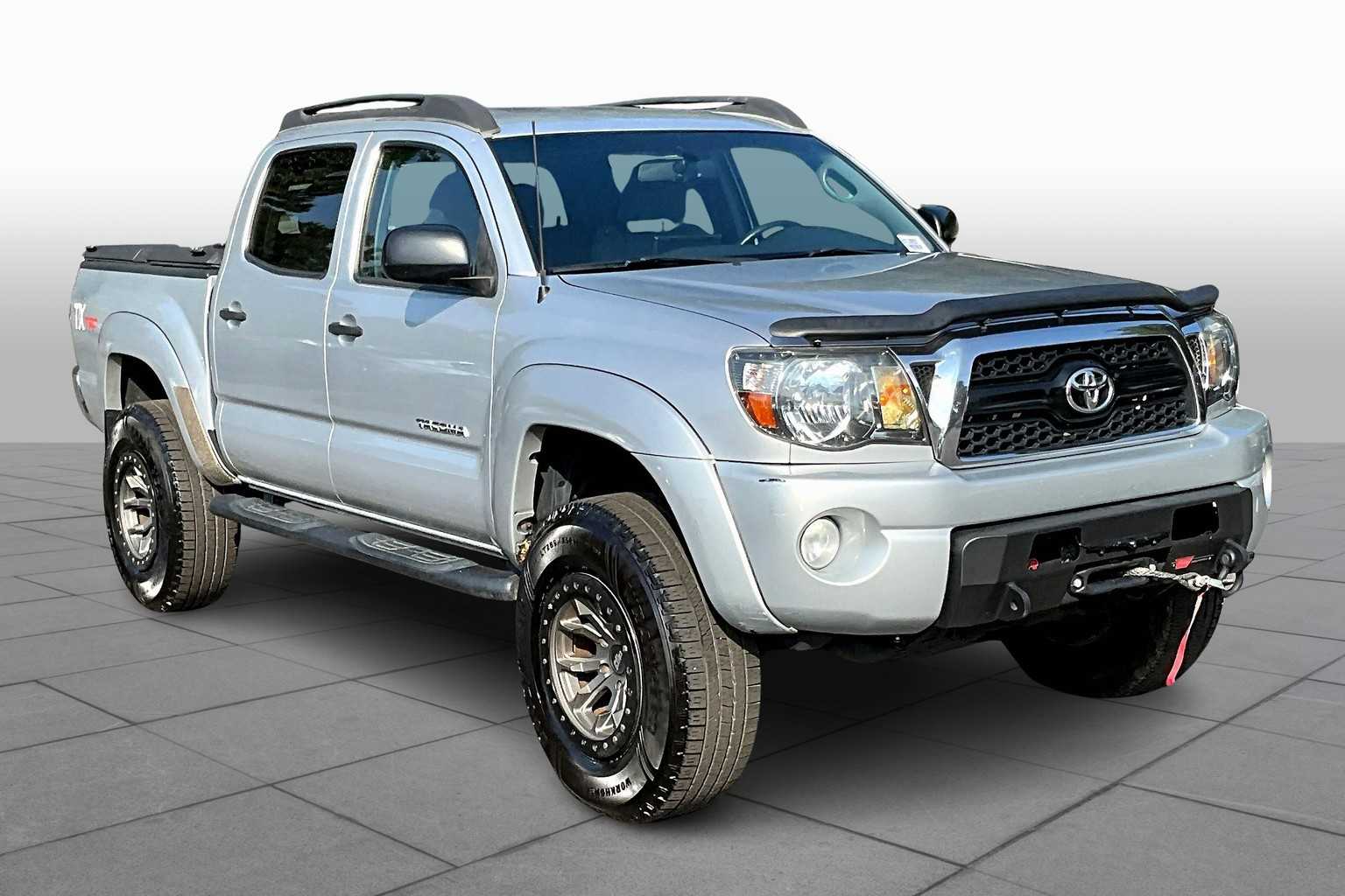 2011 Toyota Tacoma photo 2