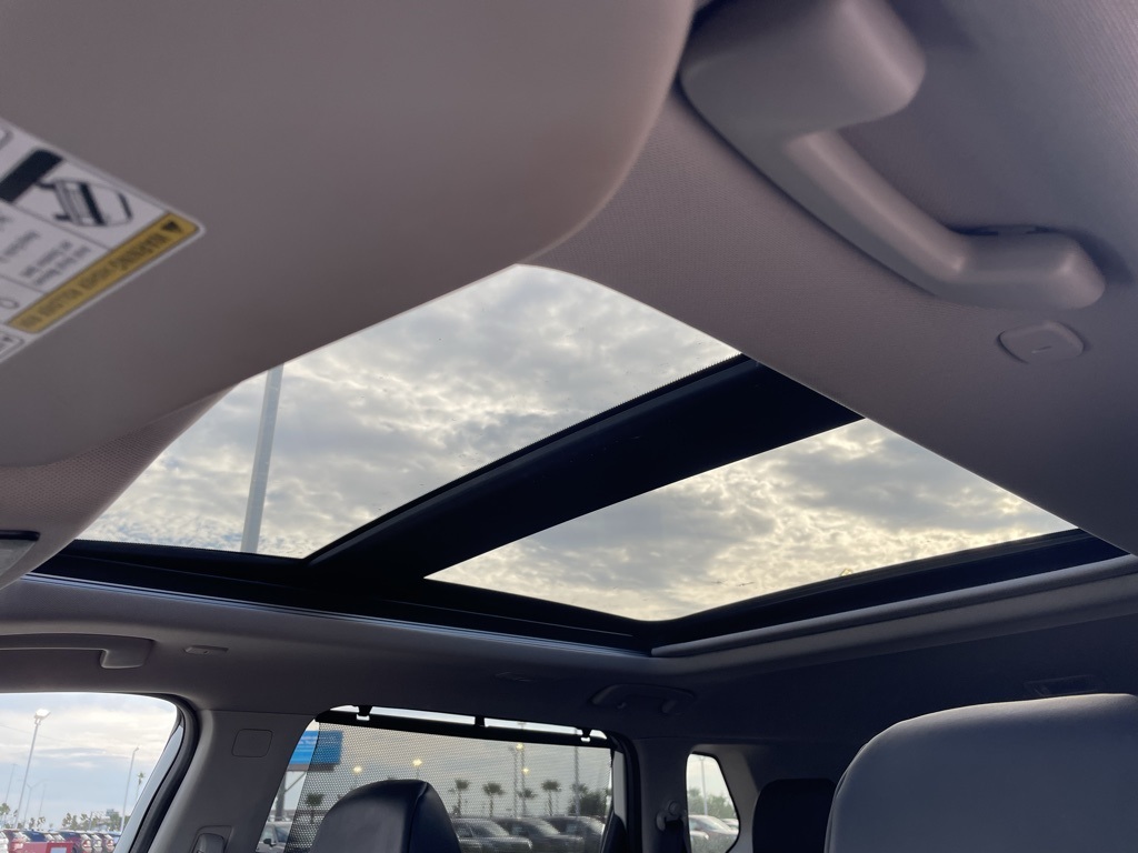 2022 Nissan Rogue SV photo 13