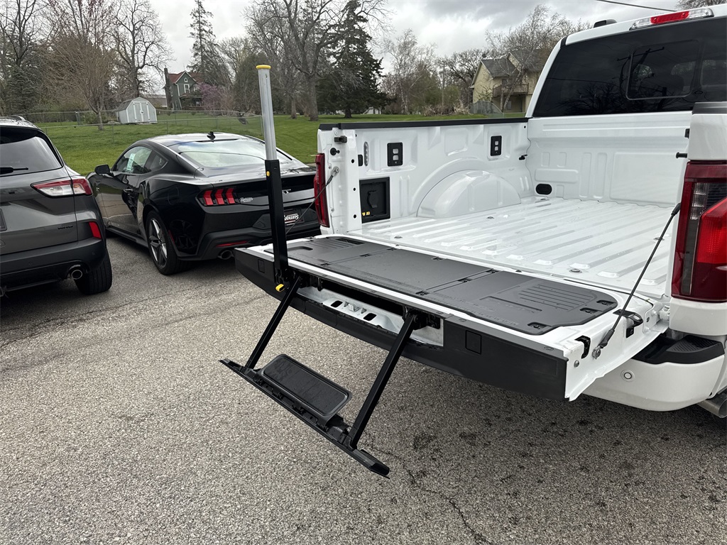 2025 Ford F-150 XLT photo 12