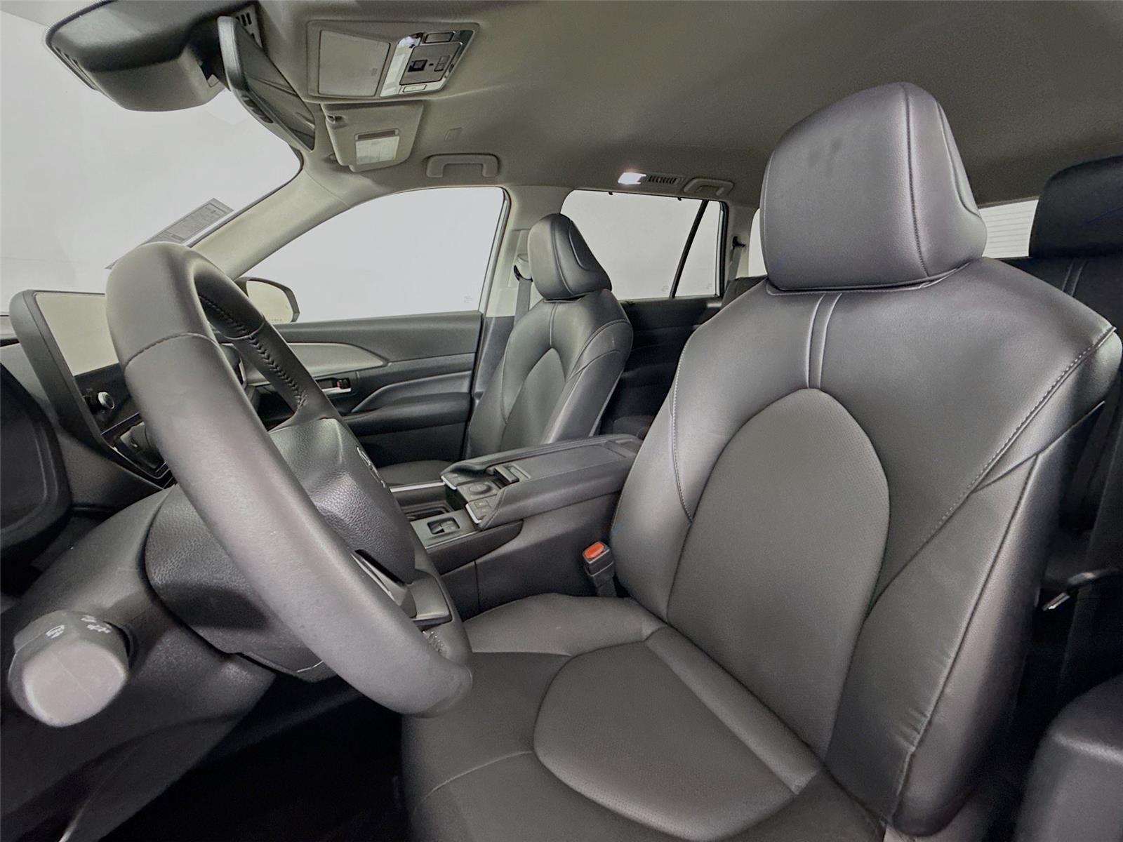 2024 Toyota Grand Highlander XLE photo 14