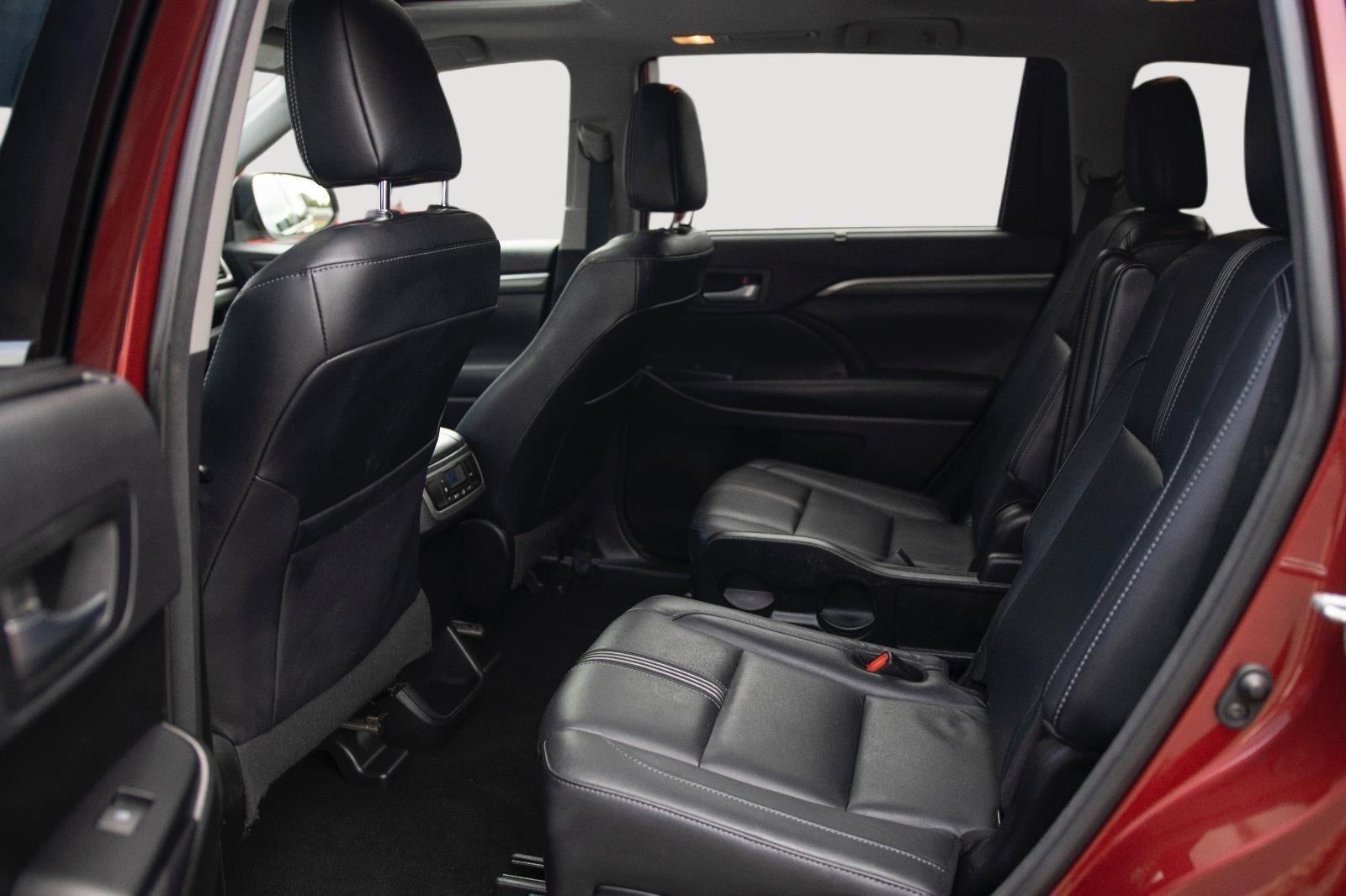 2018 Toyota Highlander SE photo 15