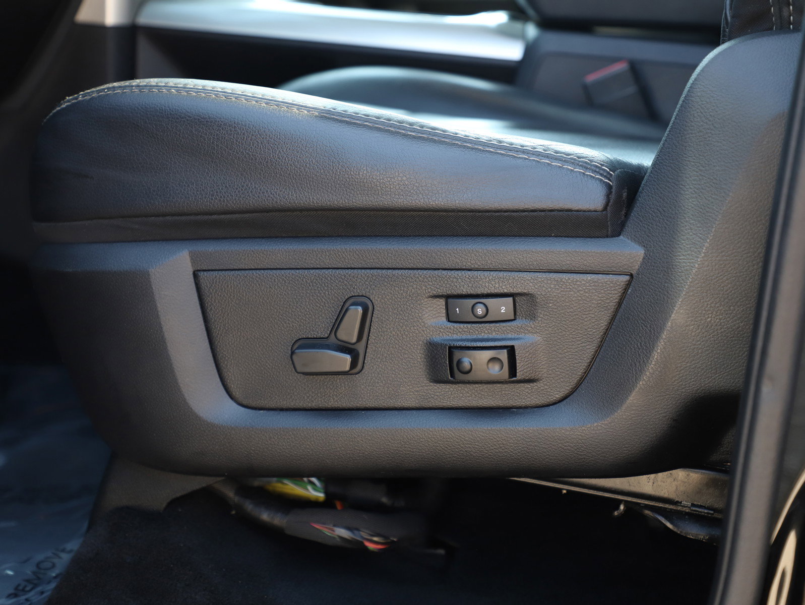 2016 Ram 2500 Laramie photo 19