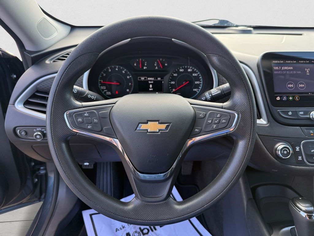 2020 Chevrolet Malibu LS photo 12