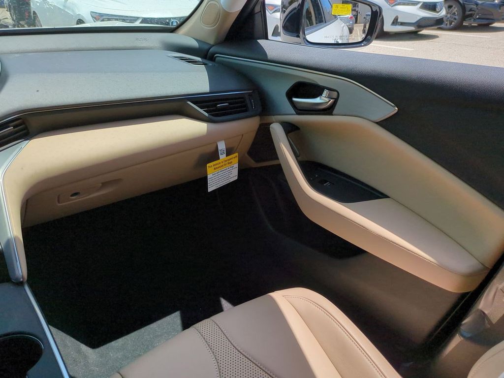 2025 Acura TLX Technology photo 15