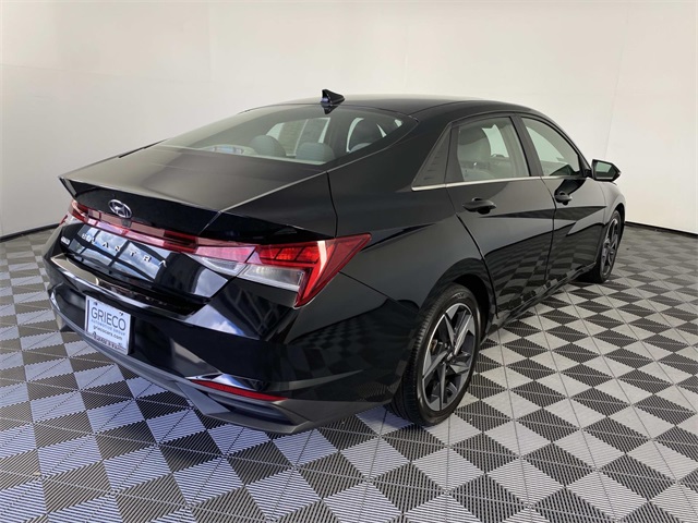 2022 Hyundai Elantra SEL photo 7