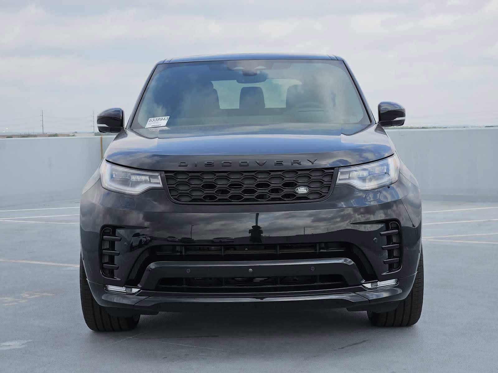 2025 Land Rover Discovery SE photo 2