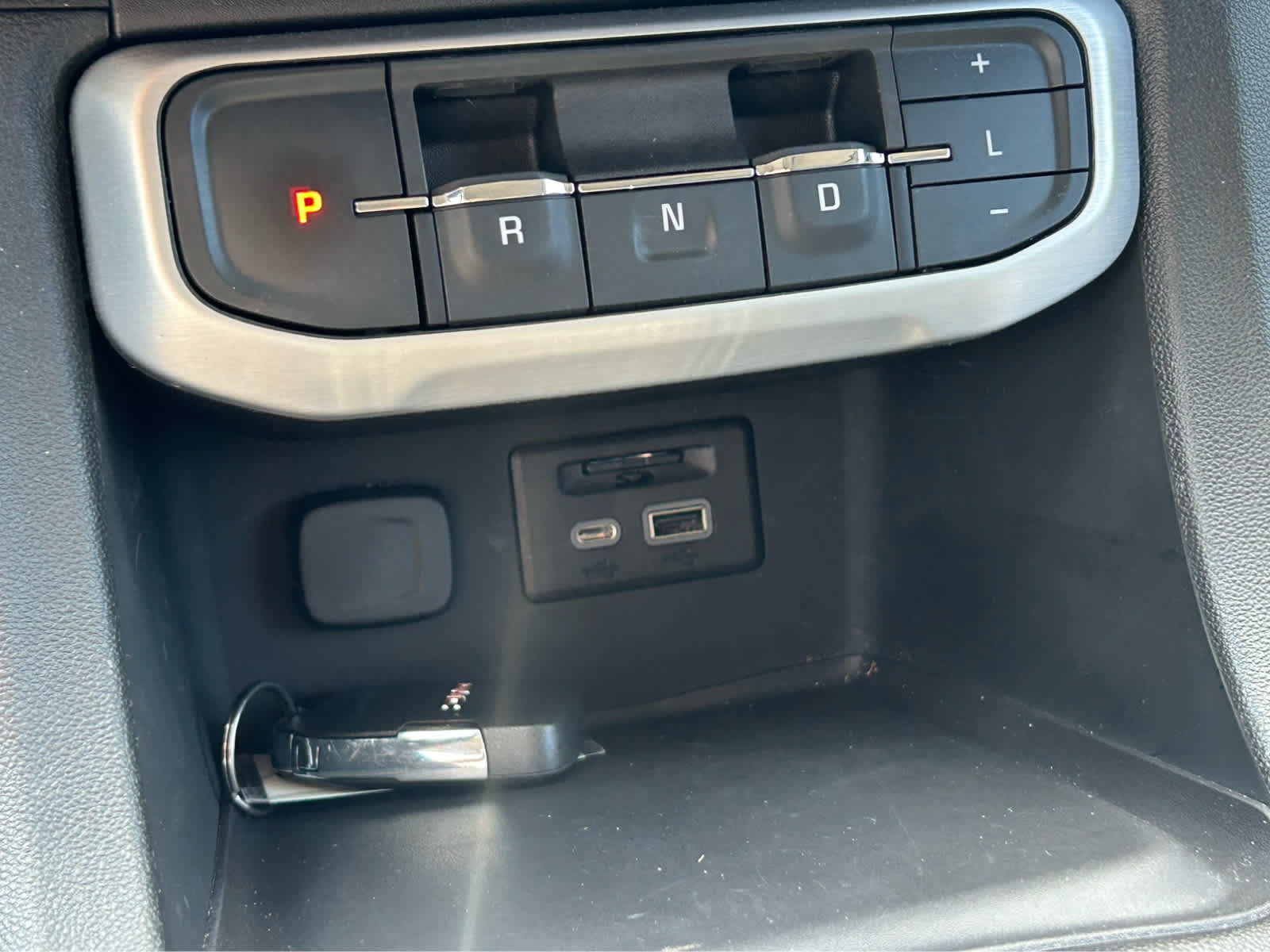 2023 Gmc Acadia SLT Elevation photo 16