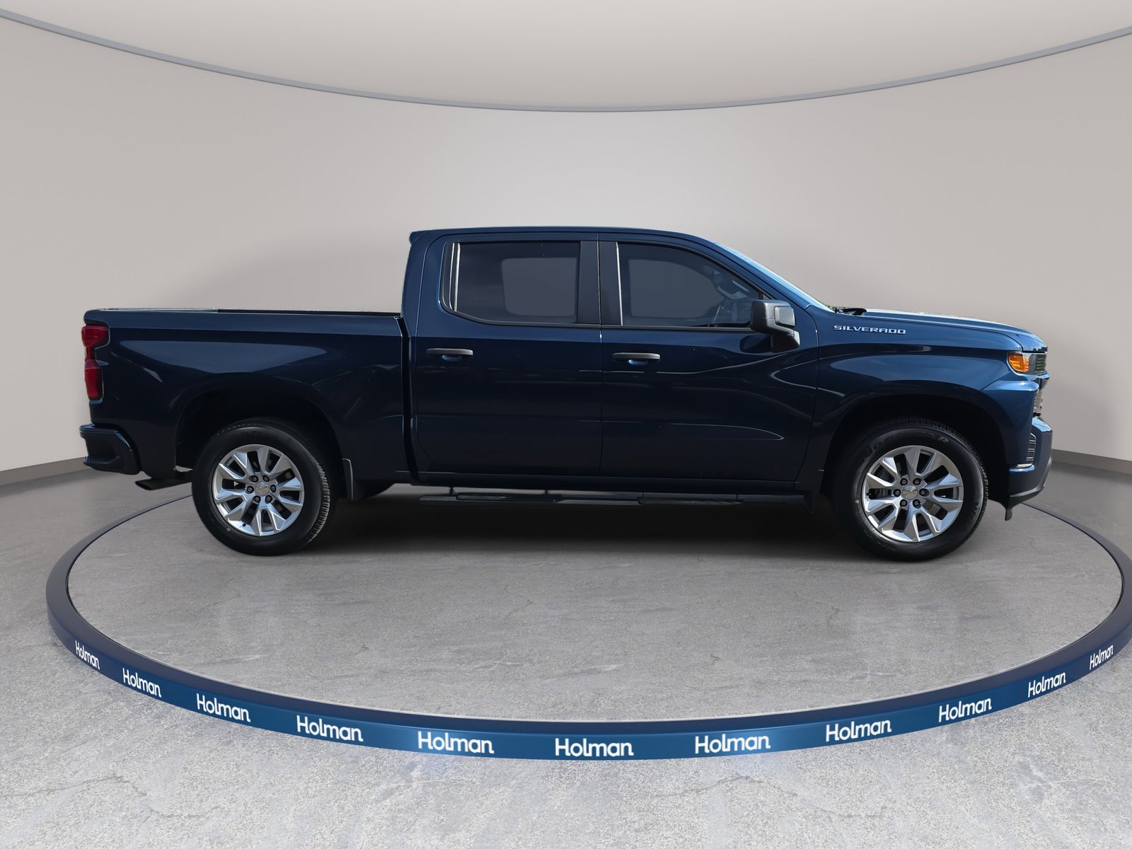 2021 Chevrolet Silverado 1500 Custom photo 2