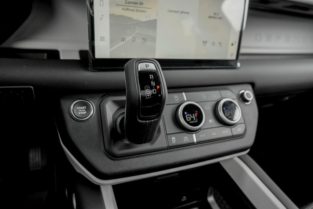 2025 Land Rover Defender 110 S photo 14