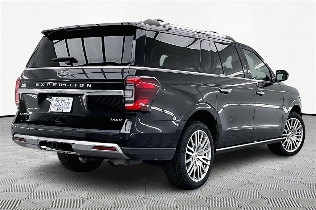 Used 2024 Ford Expedition Limited with VIN 1FMJK2A87REA25262 for sale in Kansas City
