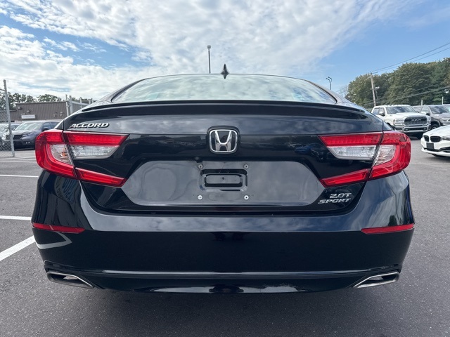 2018 Honda Accord Sport 2.0T photo 4