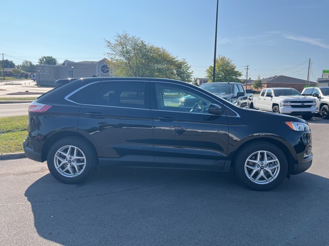 2022 Ford Edge SEL photo 6