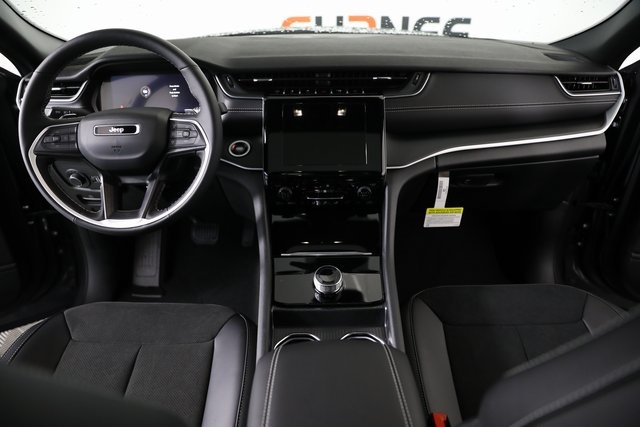 2025 Jeep Grand Cherokee Altitude X photo 19
