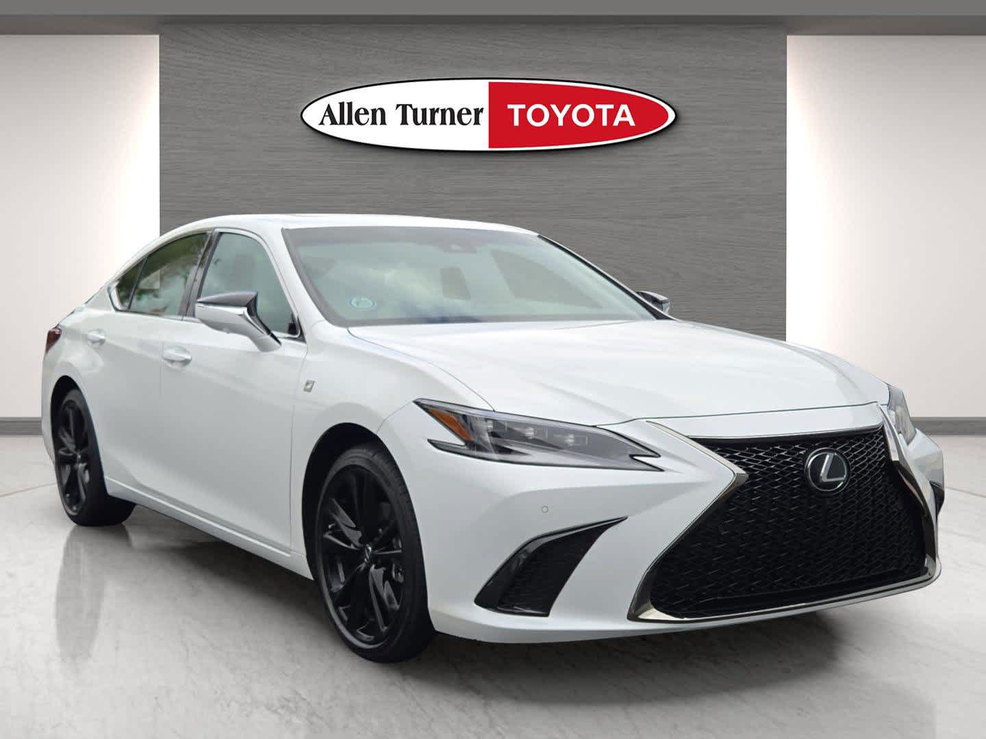 2024 Lexus ES Hybrid 300h F SPORT Handling's photo