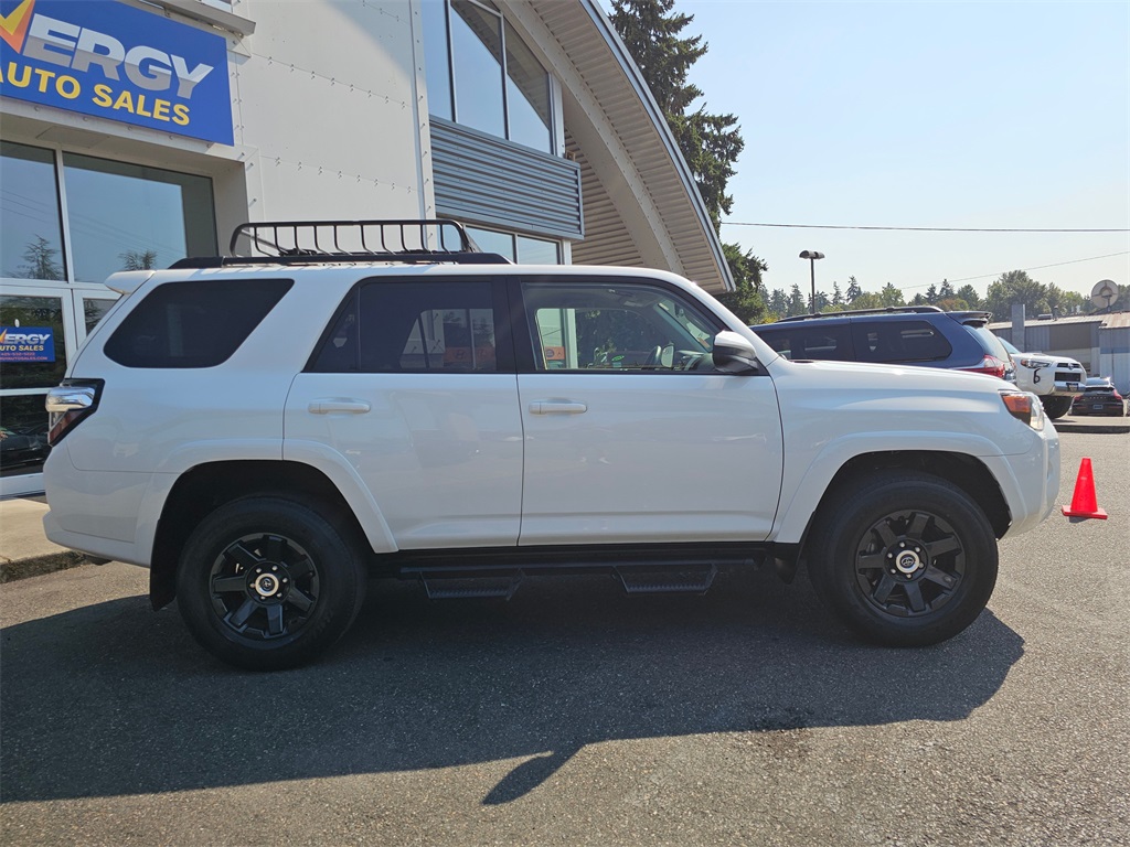 2022 Toyota 4Runner SR5 Trail photo 3