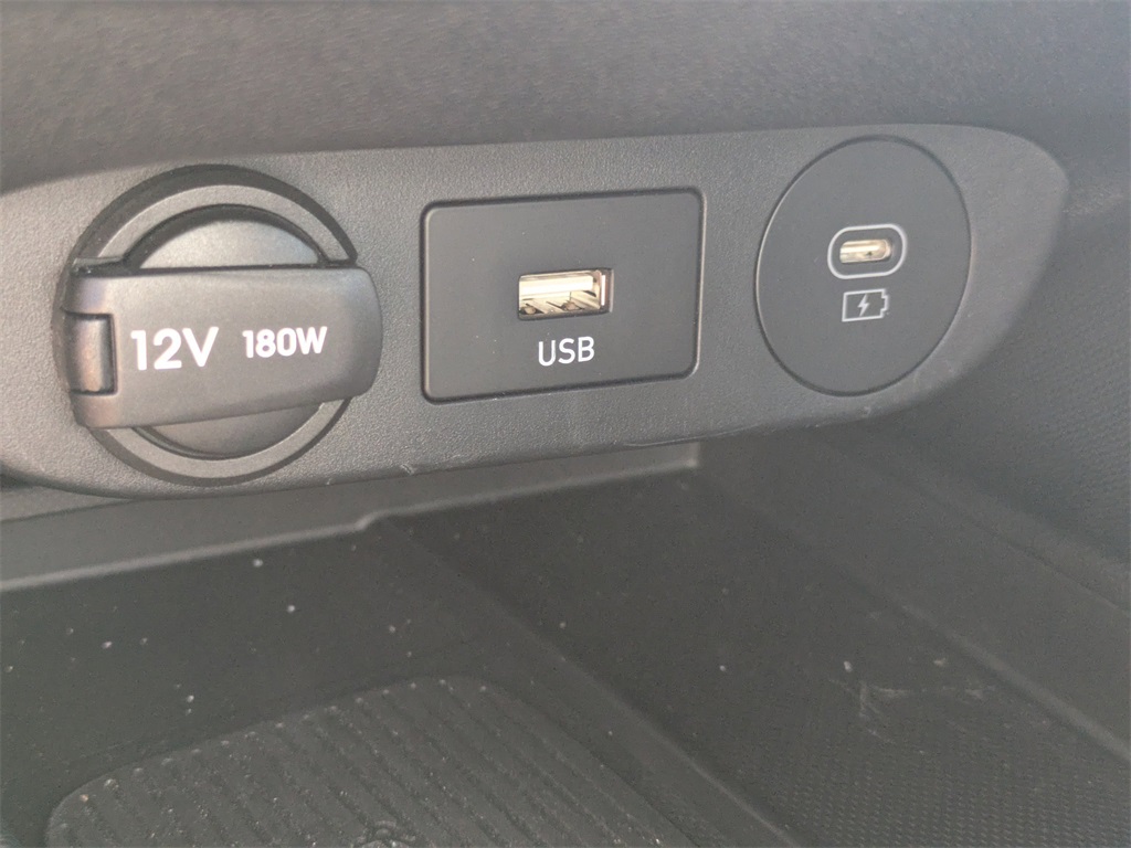 2025 Hyundai Elantra SEL Sport photo 26