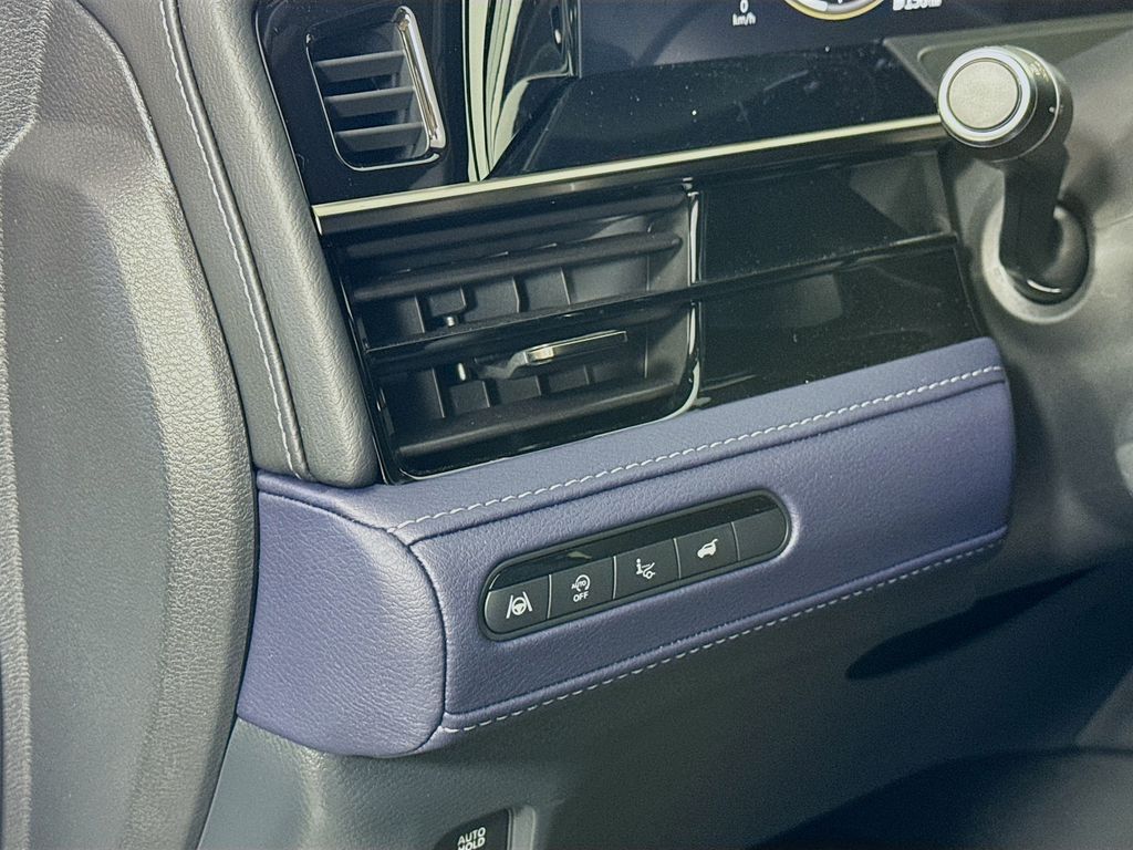 2026 Infiniti QX80 Sensory photo 8