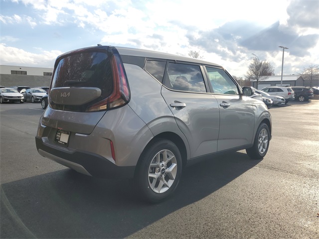 2025 Kia Soul LX S photo 3