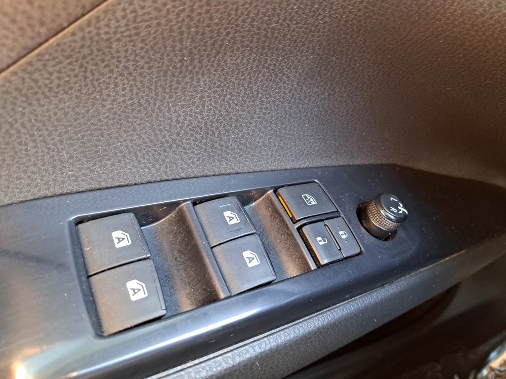 2018 Toyota Camry LE photo 24