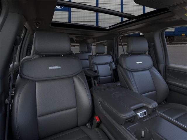 2025 Ford Expedition MAX Platinum photo 8