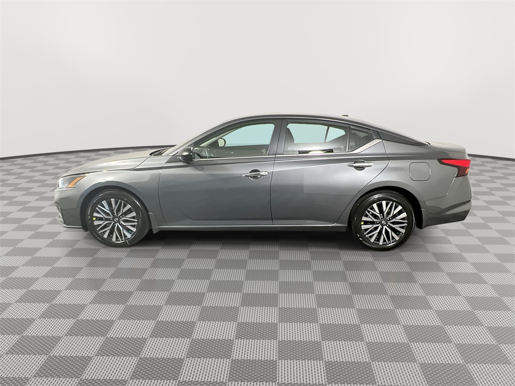 2025 Nissan Altima 2.5 SV photo 4