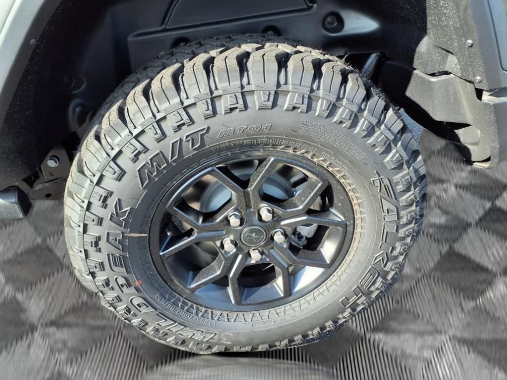 2025 Jeep Wrangler Willys photo 18