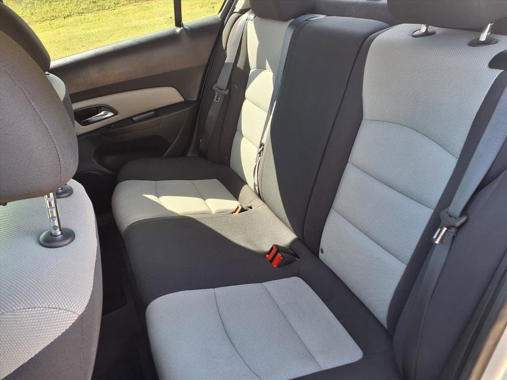 2016 Chevrolet Cruze LS photo 6