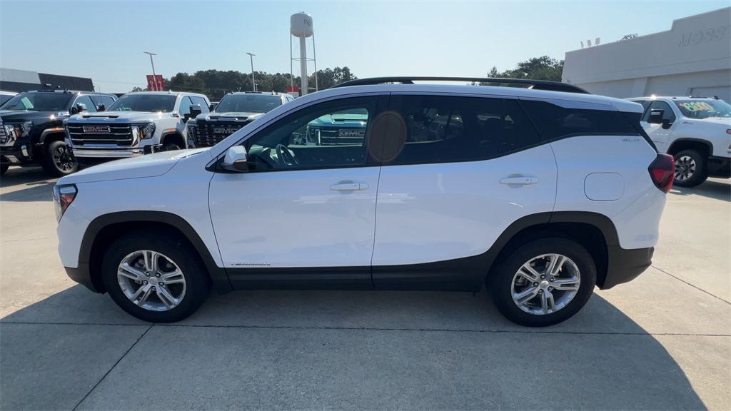 2023 Gmc Terrain SLE photo 2