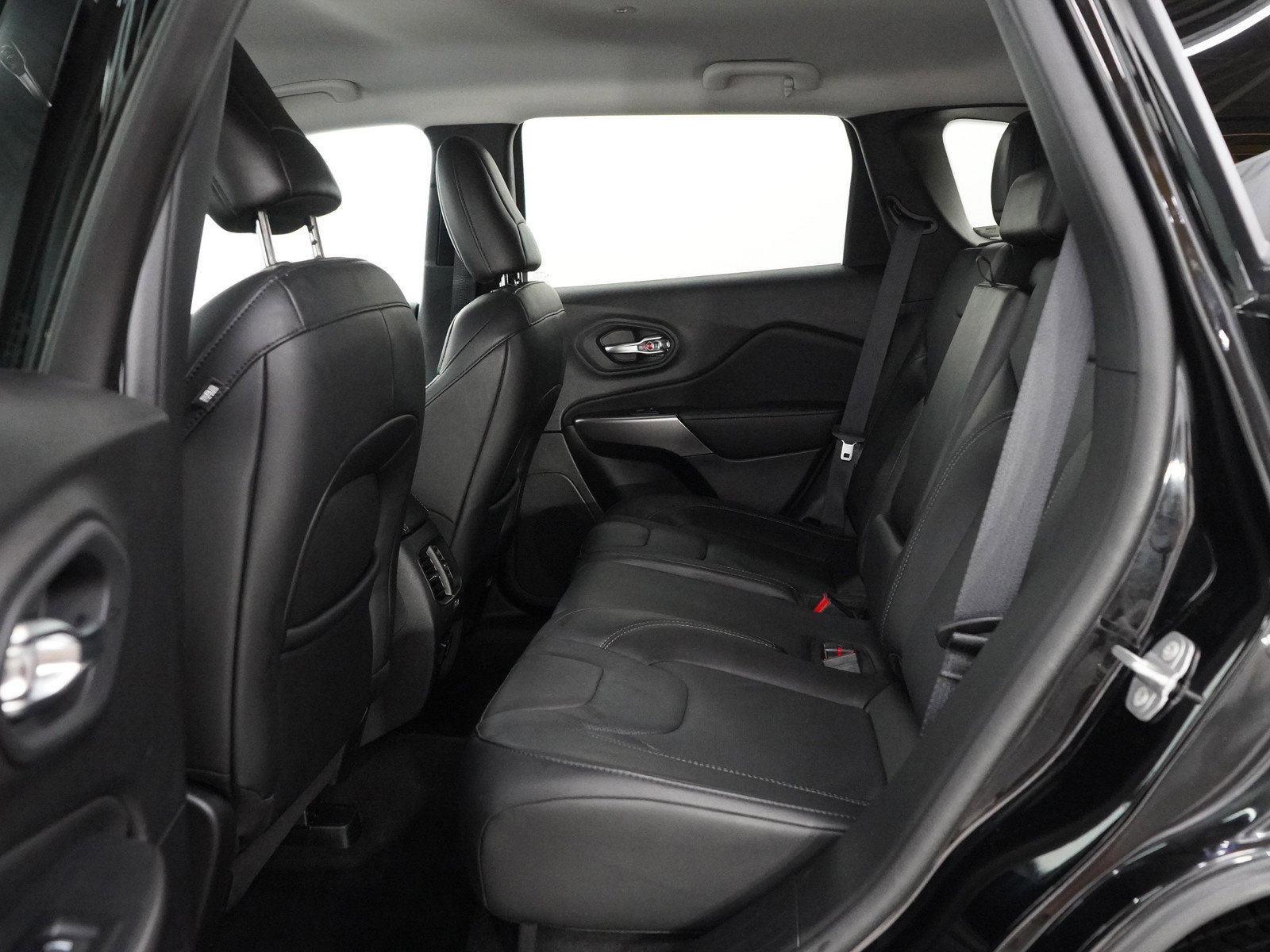 2021 Jeep Cherokee Altitude Latitude Lux photo 14