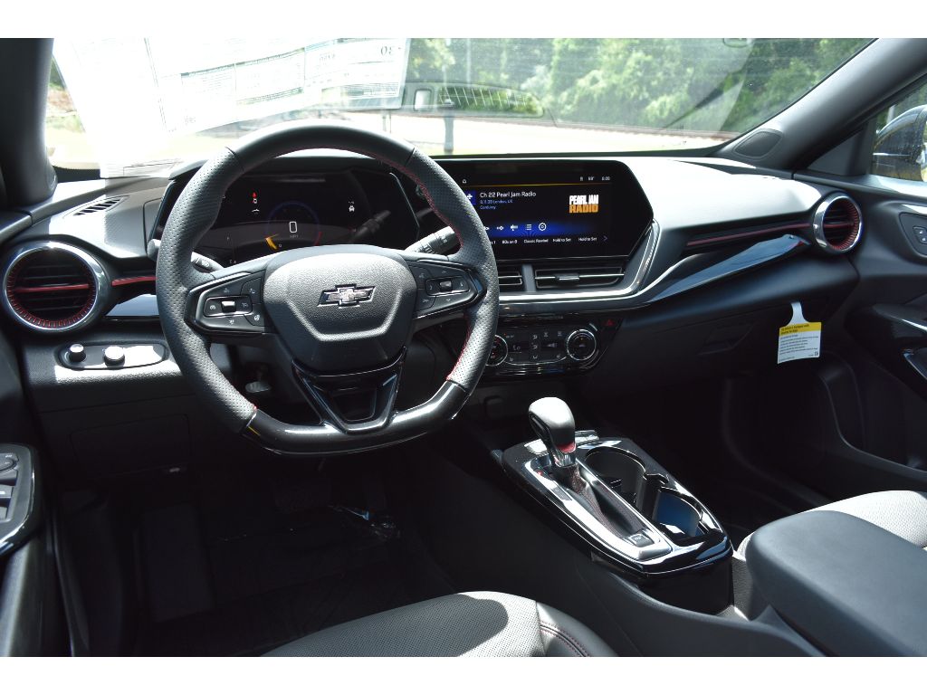 2025 Chevrolet Trax photo 11
