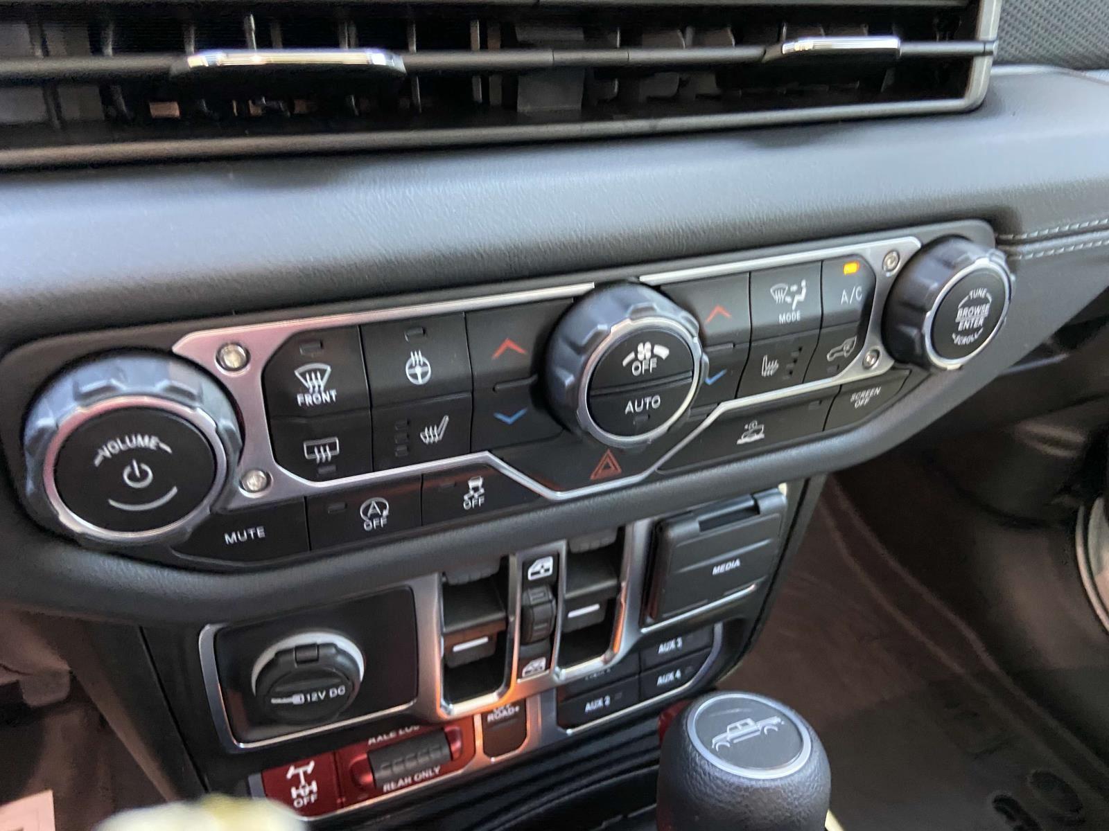 2024 Jeep Gladiator Mojave photo 14