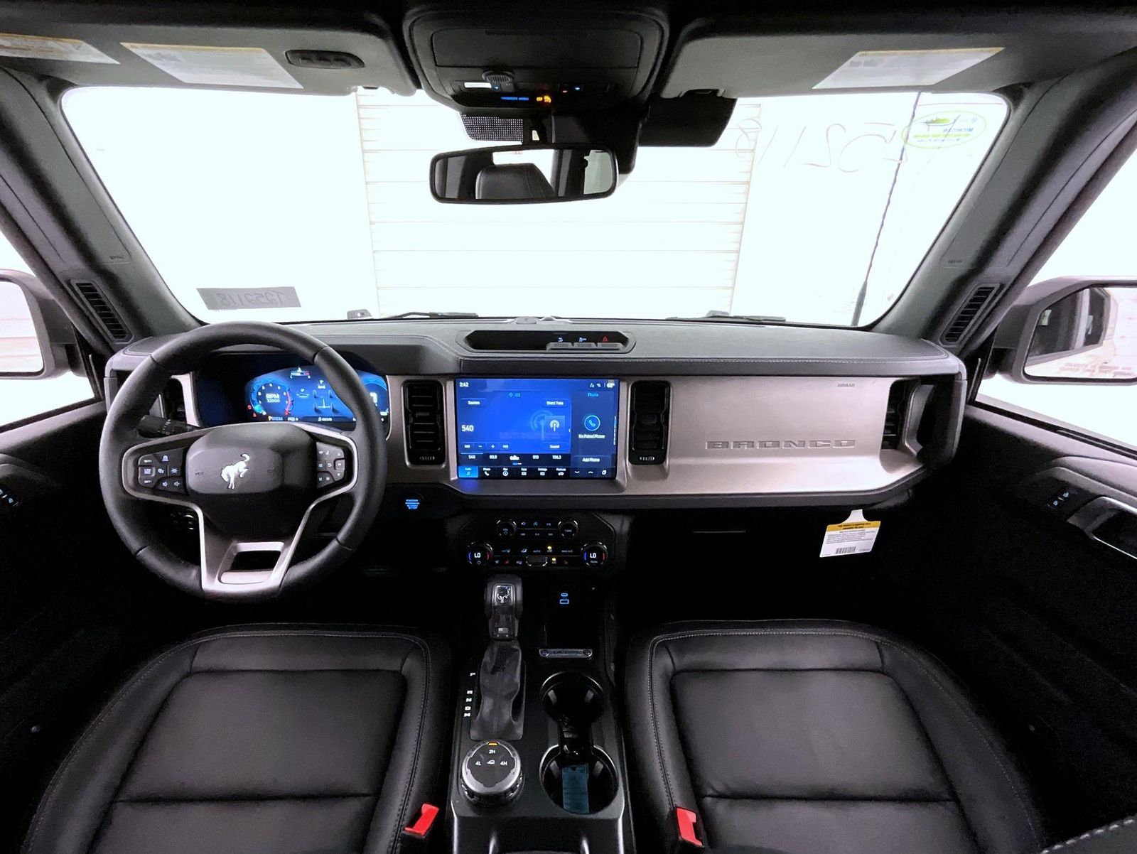 2025 Ford Bronco Outer Banks photo 12