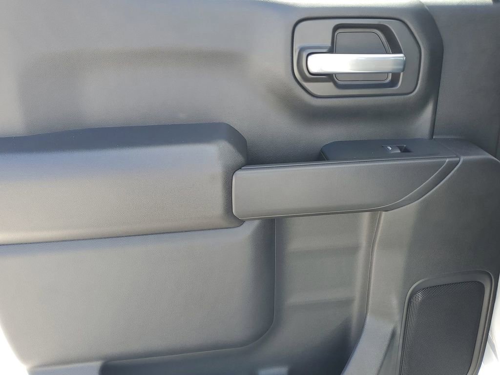 2025 Chevrolet Silverado 1500 Custom photo 38