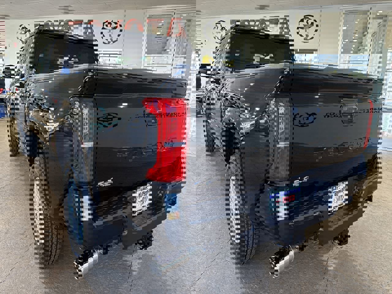 2025 Toyota Tacoma SR5 Double Cab photo 7