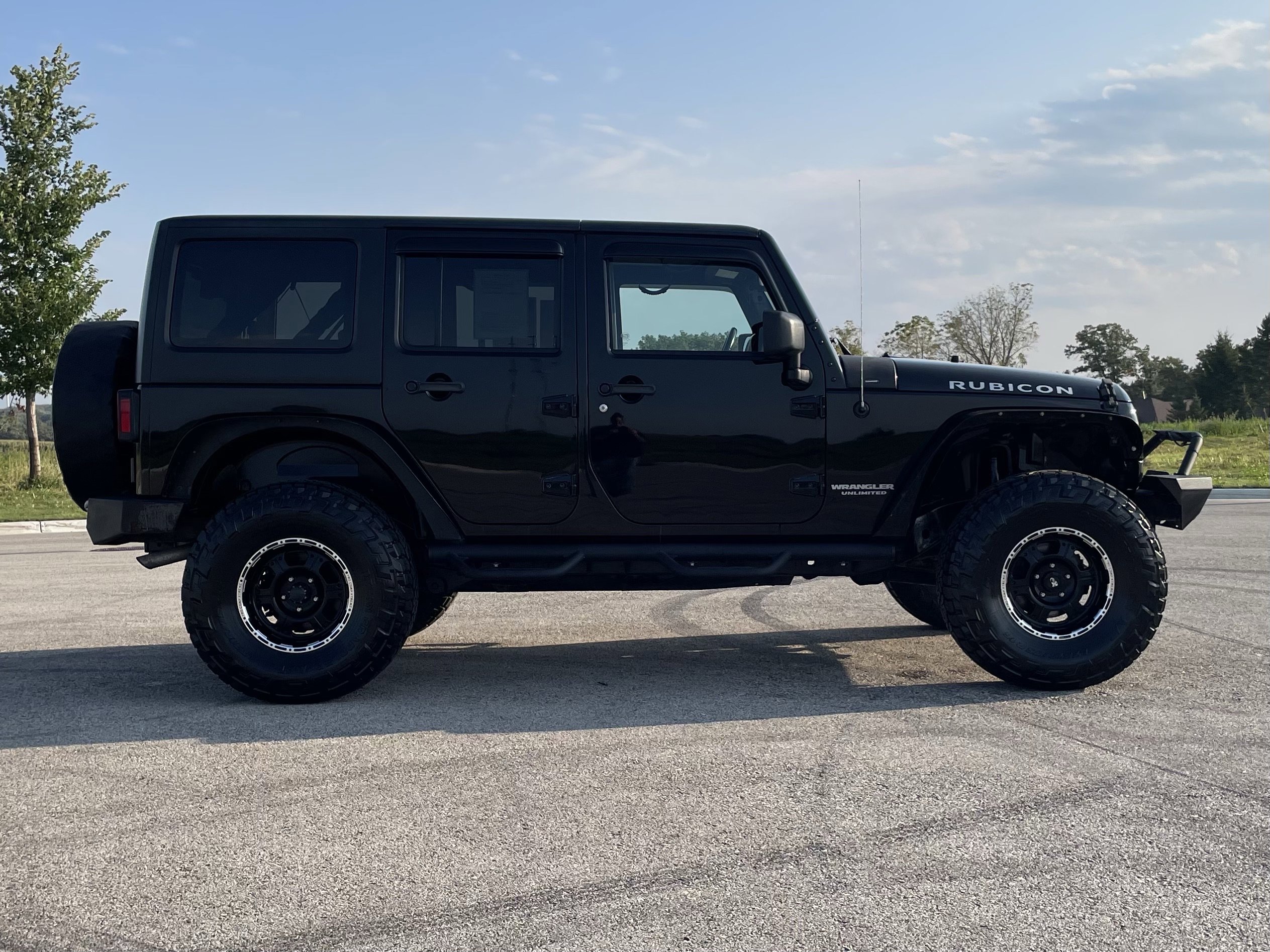 2014 Jeep Wrangler Unlimited Rubicon photo 3