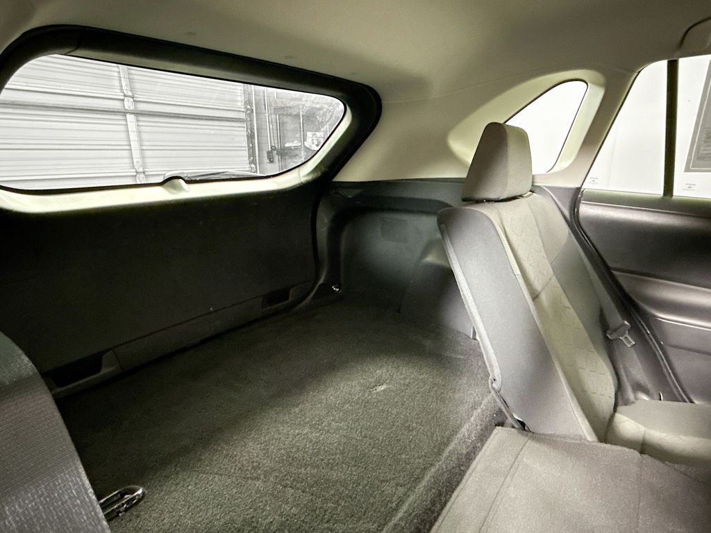 2021 Toyota RAV4 Hybrid XLE photo 24