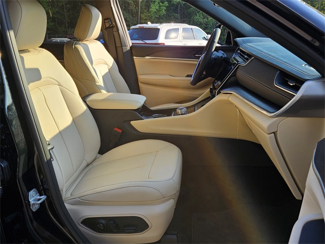 2025 Jeep Grand Cherokee Limited photo 16