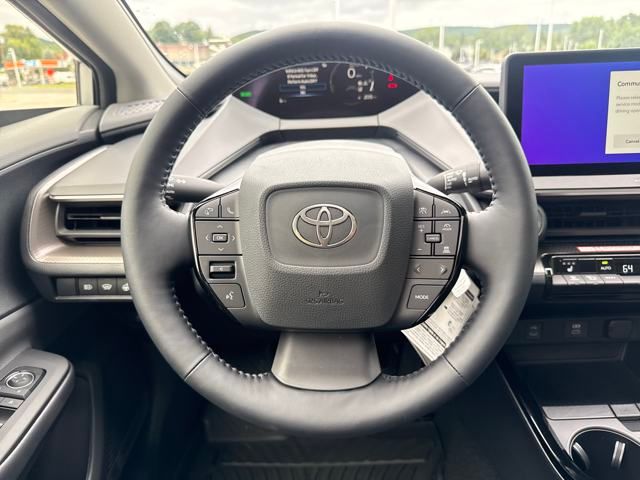2025 Toyota Prius XLE photo 13