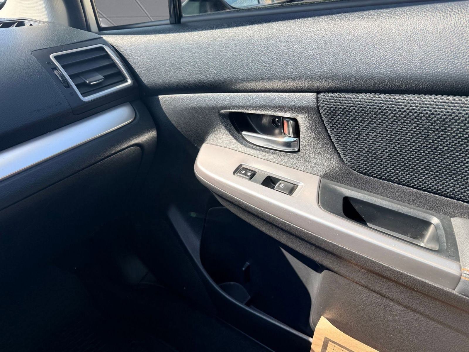 2017 Subaru Crosstrek 2.0i Premium photo 25