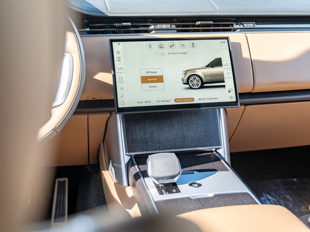 2025 Land Rover Range Rover SE photo 20