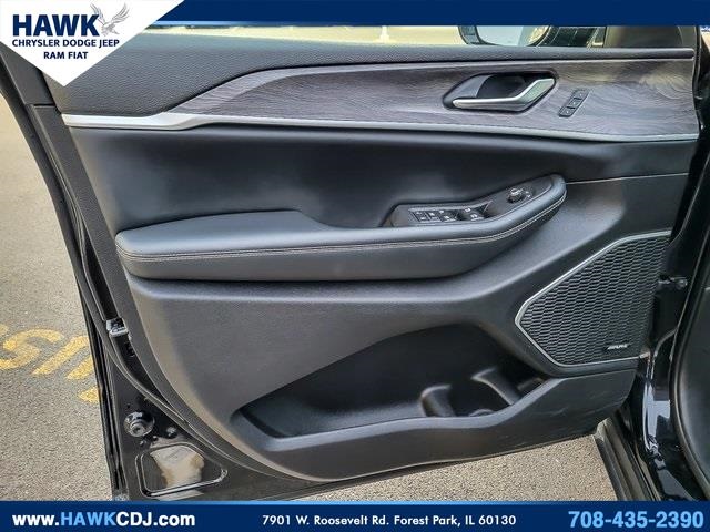 2022 JEEP GRAND CHEROKEE L - Image 18