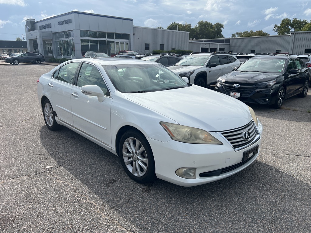 2011 Lexus ES 350 photo 2