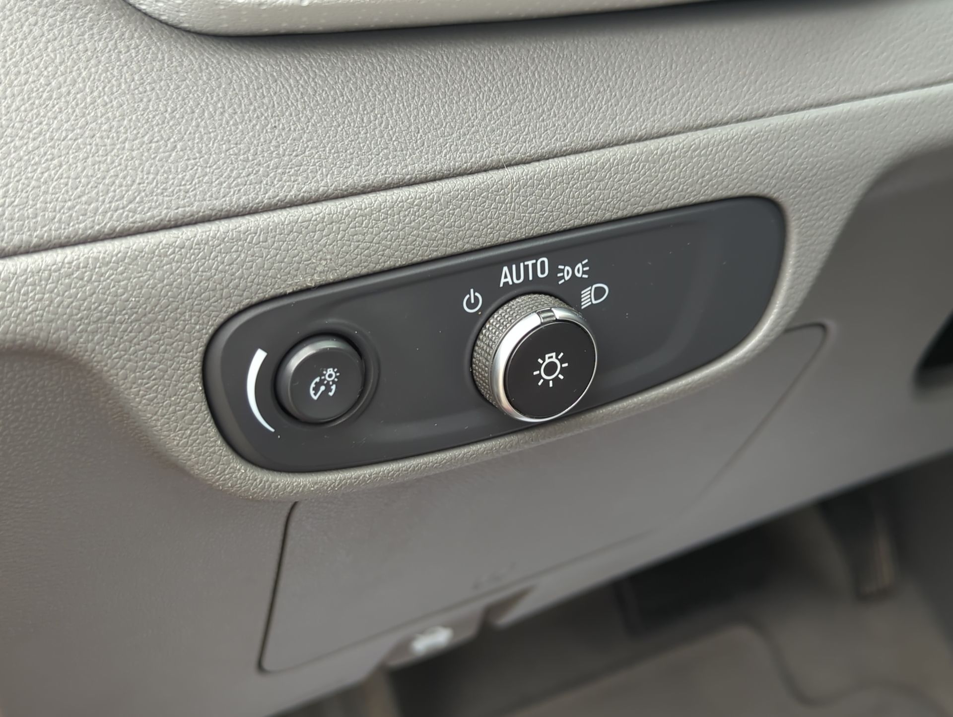 2022 Chevrolet Bolt EUV Premier photo 33