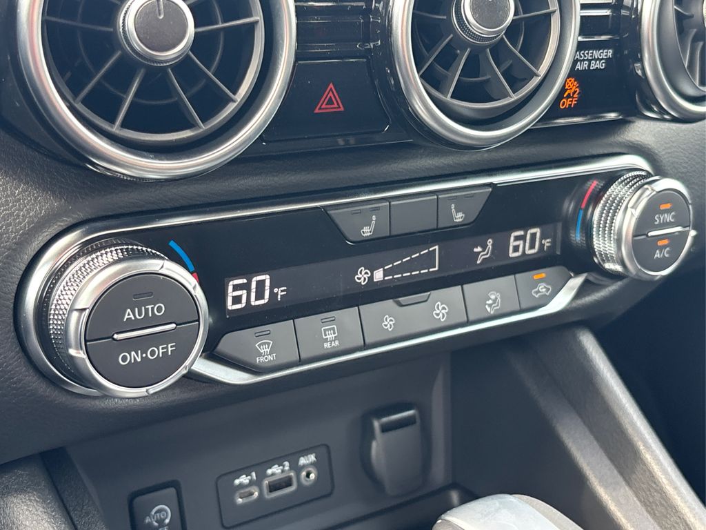 2025 Nissan Sentra SR photo 9