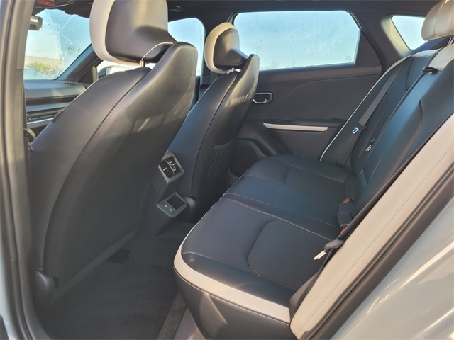 2025 Kia K4 GT-Line Turbo photo 7