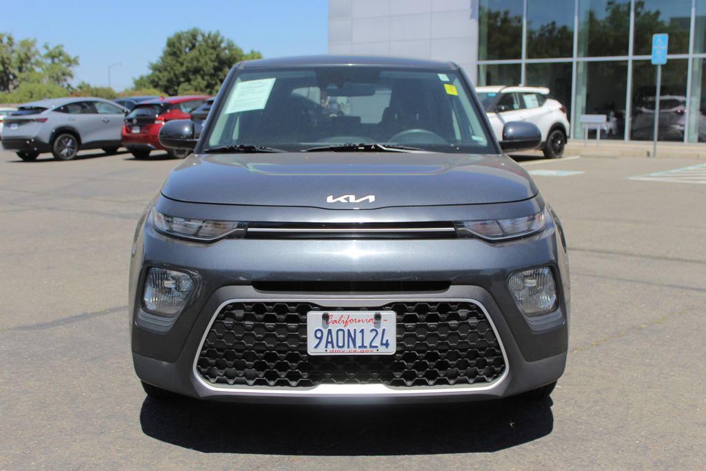 2022 Kia Soul LX photo 3